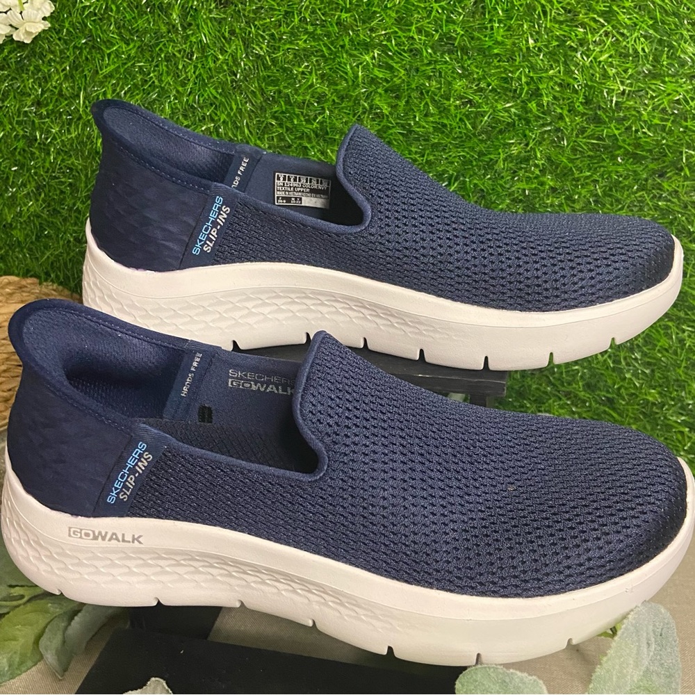 Brand New w/o box. Skechers Go Walk Slip Ins Womens size 9 Navy Blue with White